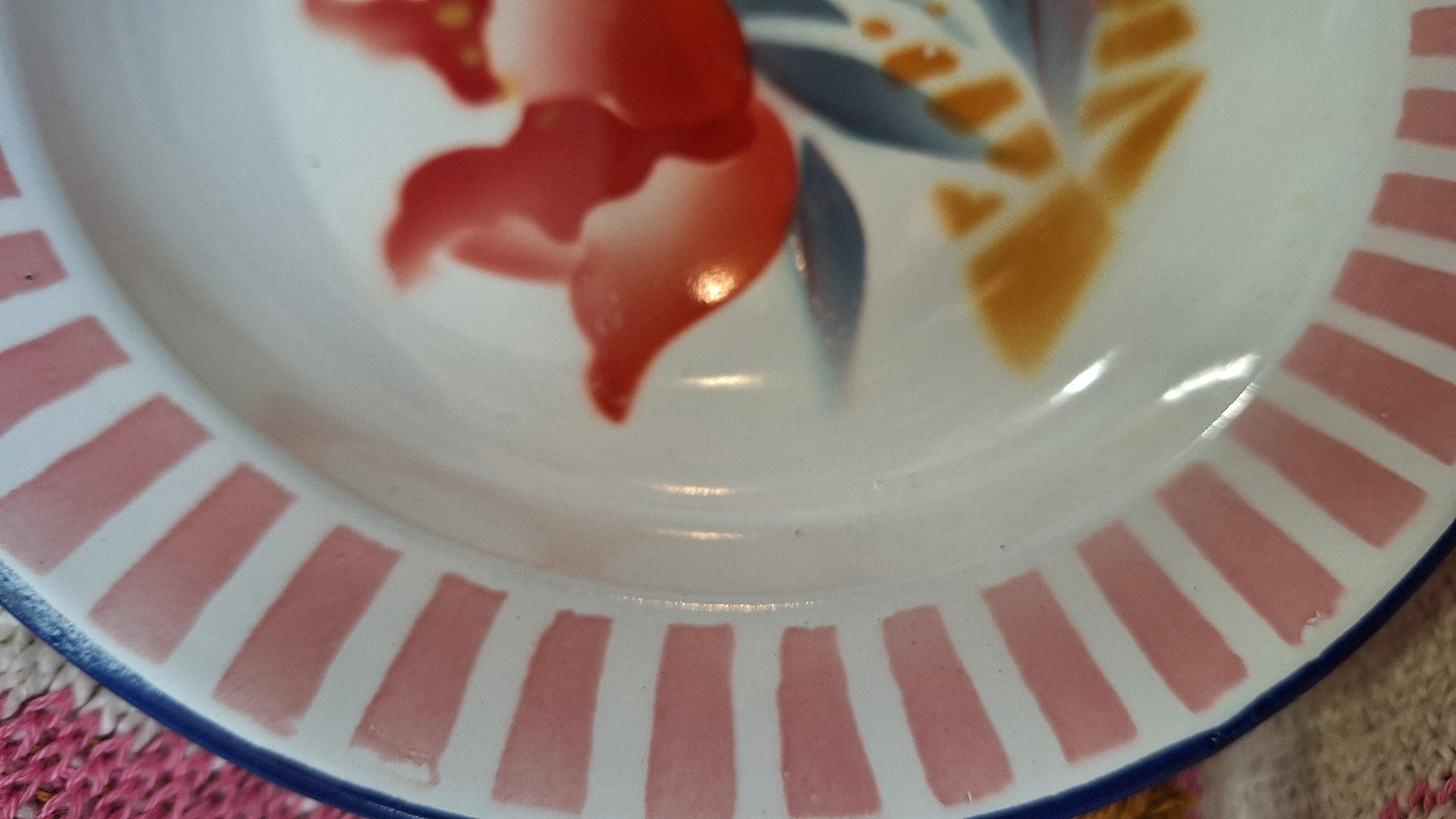 Assiette en Métal Emaillé