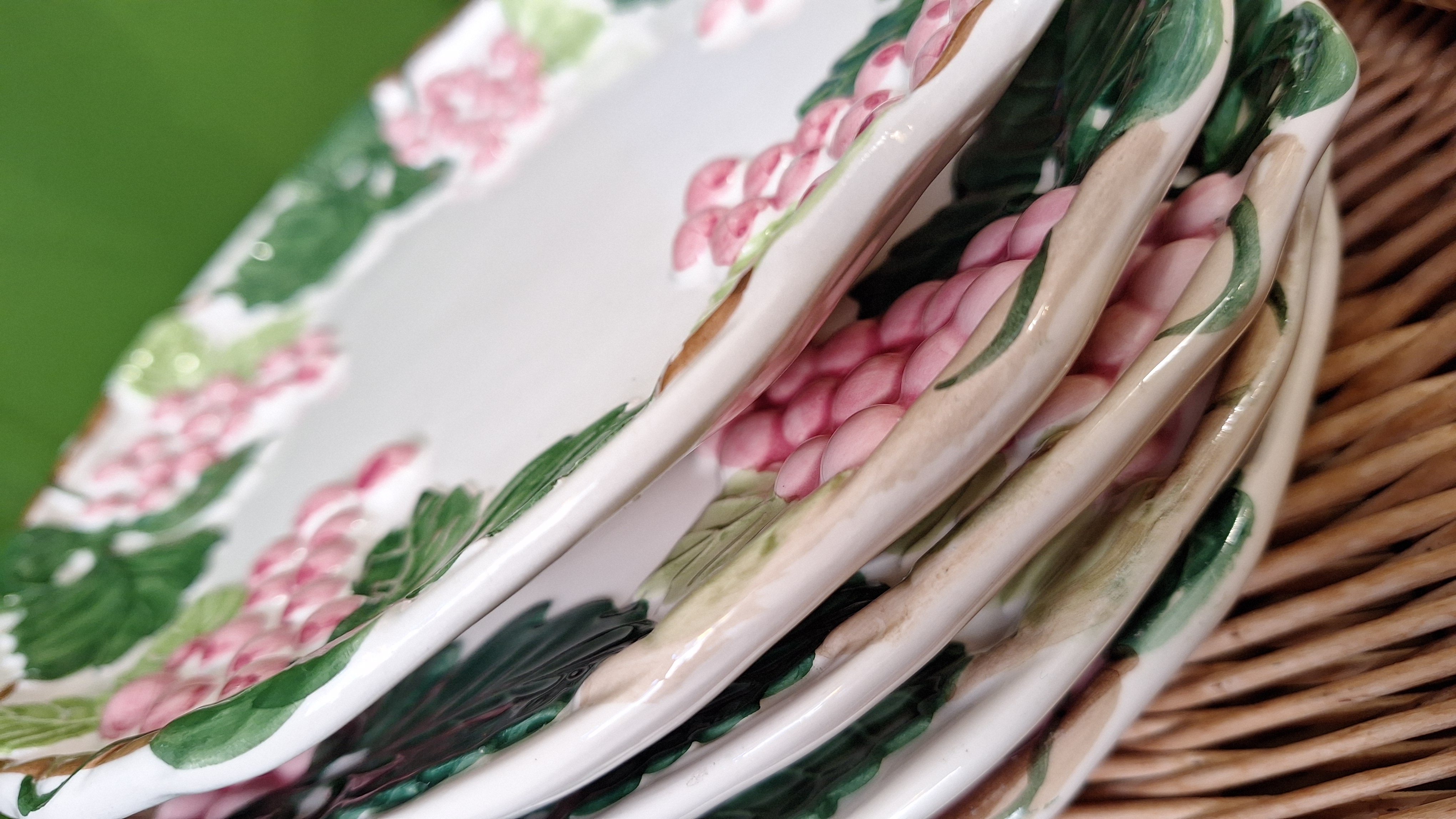 Assiettes en Barbotine